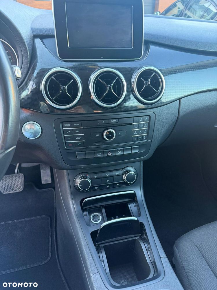 Mercedes-Benz Klasa B 160 7G-DCT Edition - 17