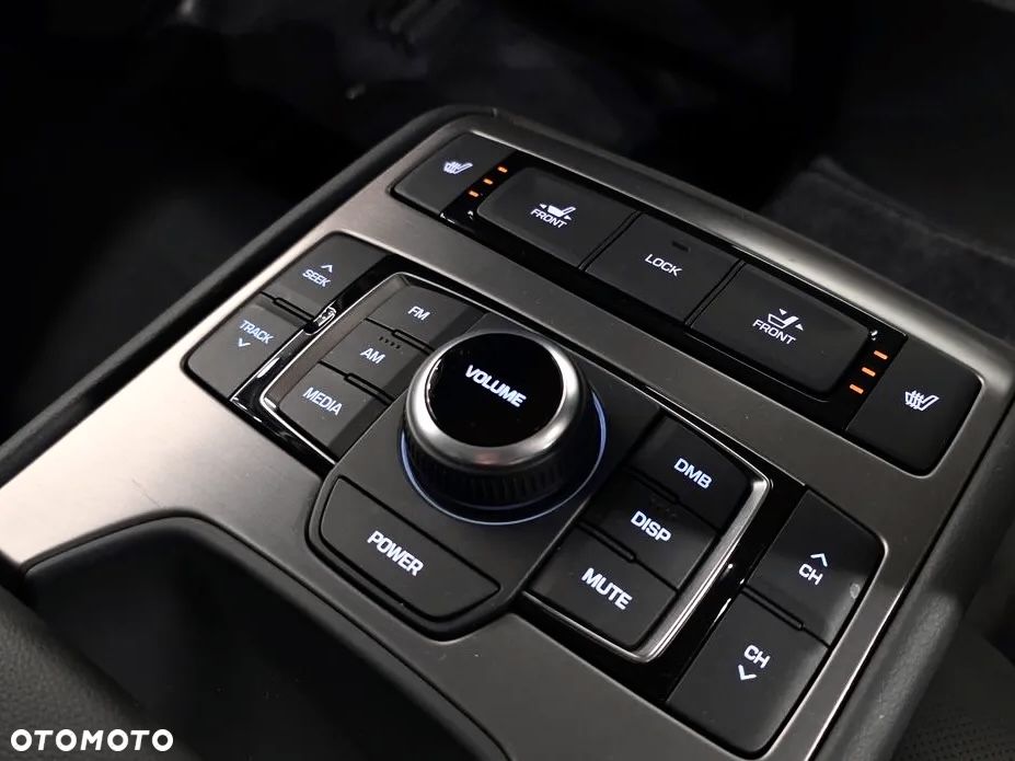 Genesis G80 - 12