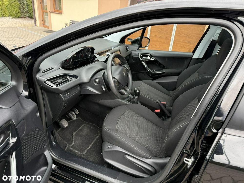 Peugeot 208 82 VTI Allure - 22
