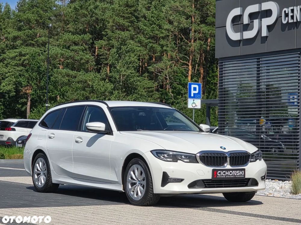 BMW Seria 3 318i Sport - 12