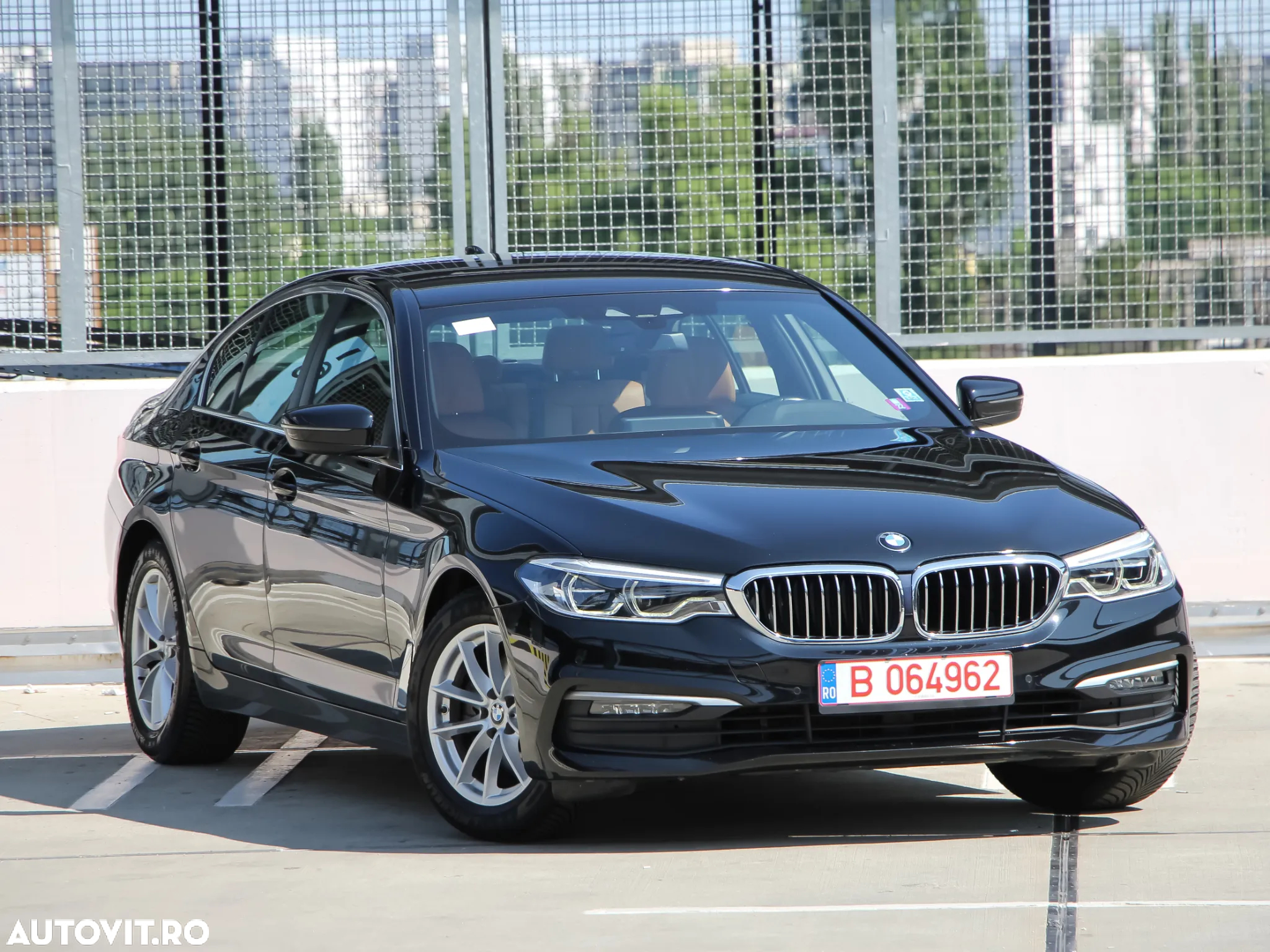 BMW Seria 5 520i AT - 10