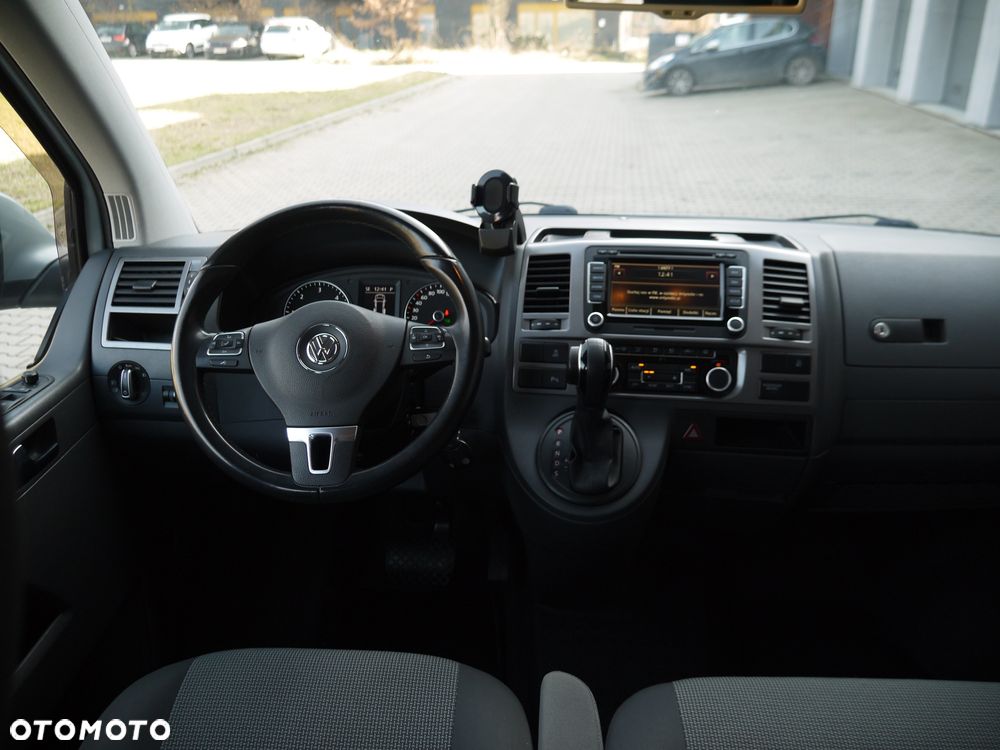 Volkswagen Caravelle - 21