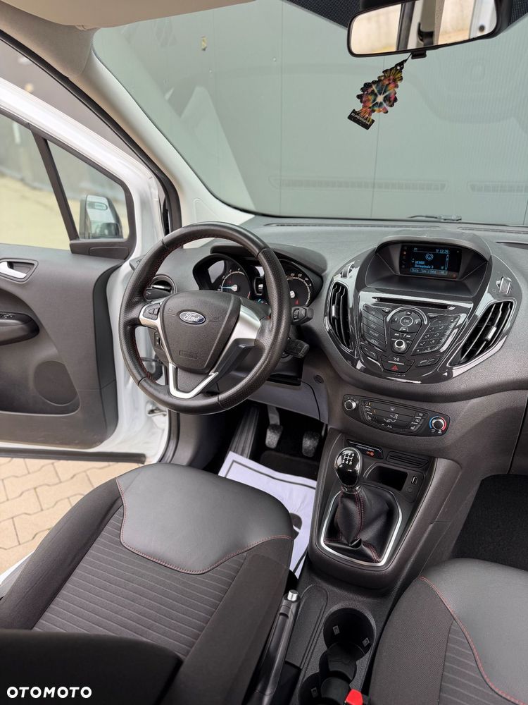 Ford Tourneo Courier 1.0 EcoBoost Titanium - 39