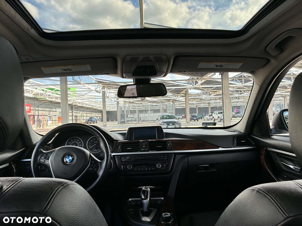 BMW Seria 3 328i xDrive - 9