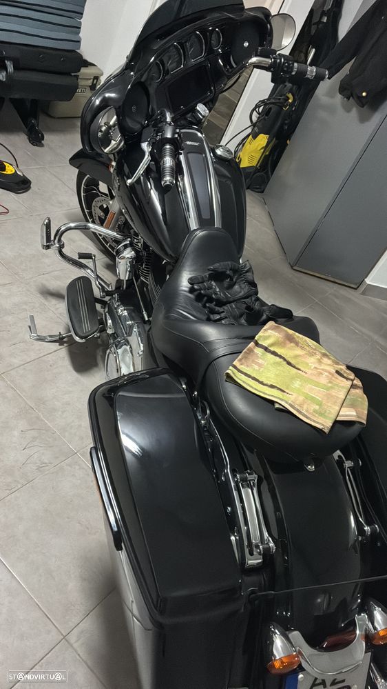 Harley-Davidson FLHXS - 3