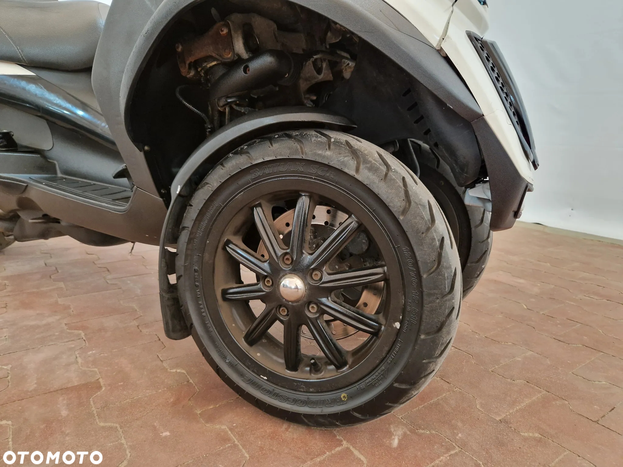 Piaggio MP-3 - 18