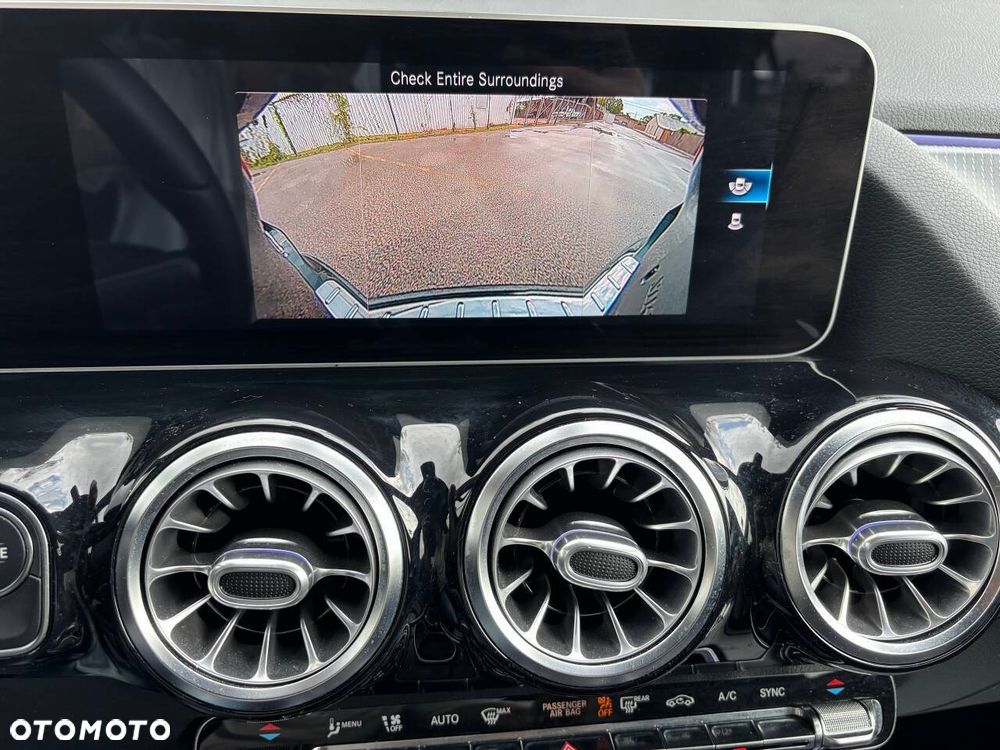 Mercedes-Benz GLA 250 4Matic 8G-DCT - 12
