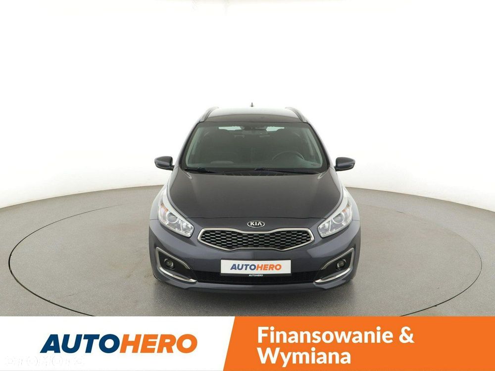 Kia Ceed 1.6 GDI ISG Dream-Team Edition - 11
