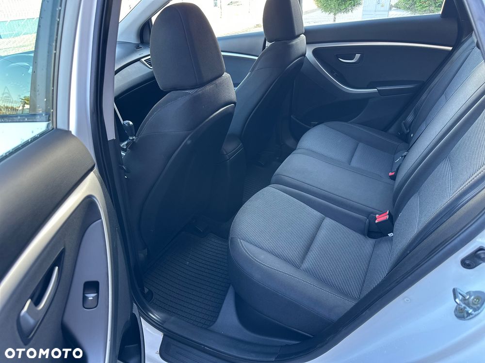 Hyundai i30 1.6 GDI Classic + - 10