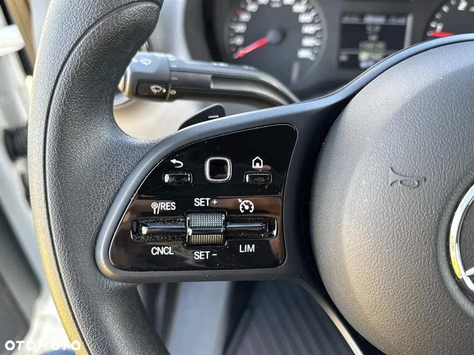 Mercedes-Benz Sprinter - 15