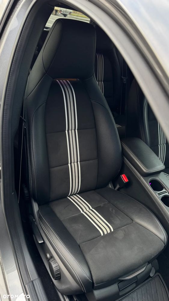 Mercedes-Benz Klasa A 180 (BlueEFFICIENCY) 7G-DCT AMG Sport - 26