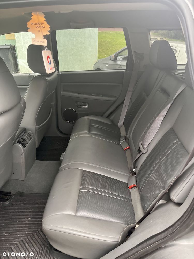 Jeep Grand Cherokee - 8