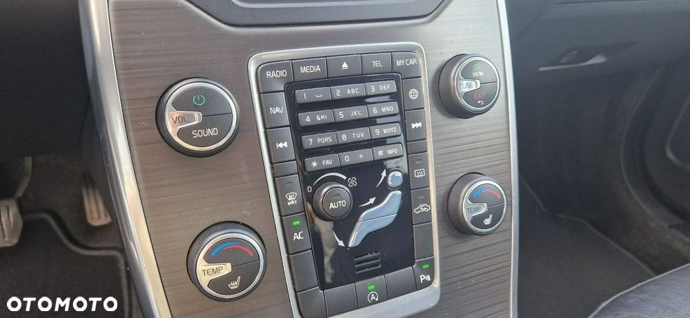 Volvo V70 D2 Drive-E Momentum - 37