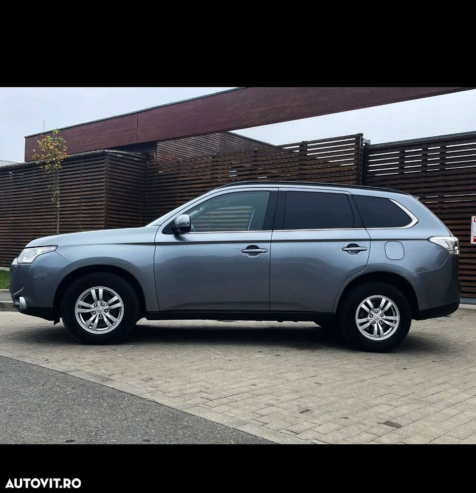 Mitsubishi Outlander 2.2 DI-D 4WD Automatik Plus - 4
