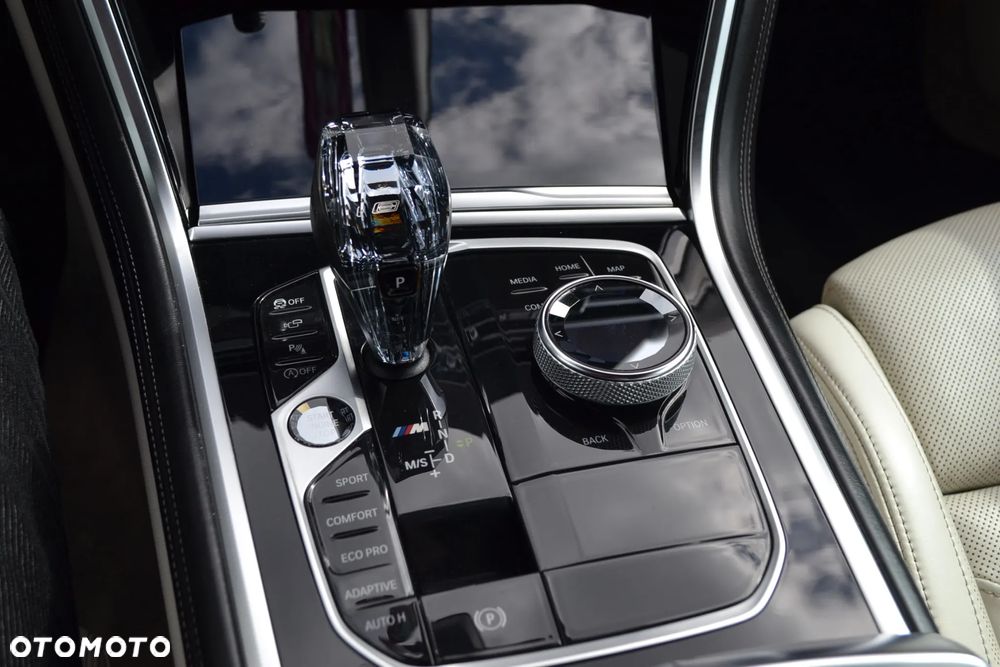 BMW Seria 8 M850i xDrive - 15