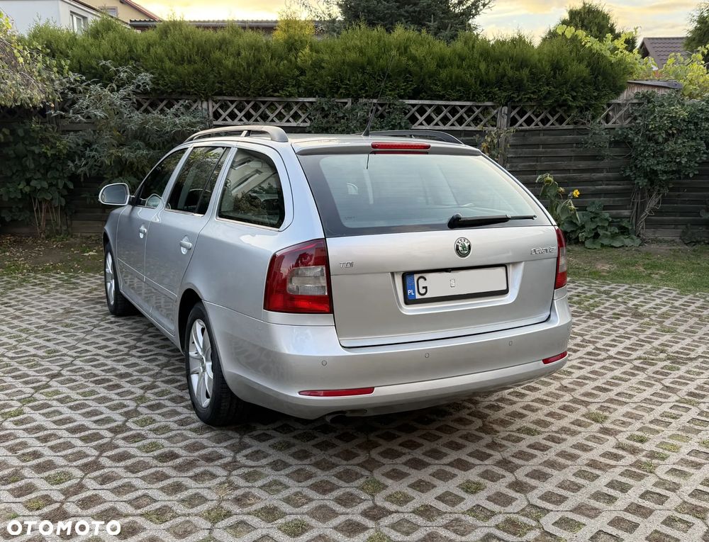 Skoda Octavia 1.6 TDI Ambiente - 25