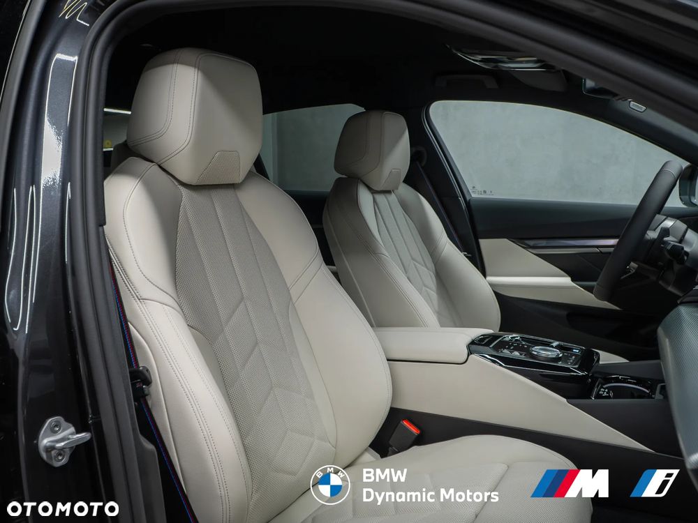 BMW Seria 5 530e xDrive - 22