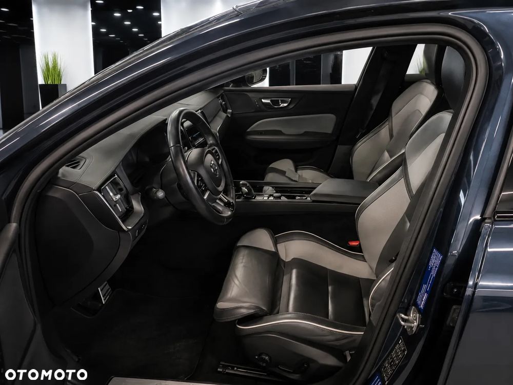 Volvo S60 B4 B R-Design - 7