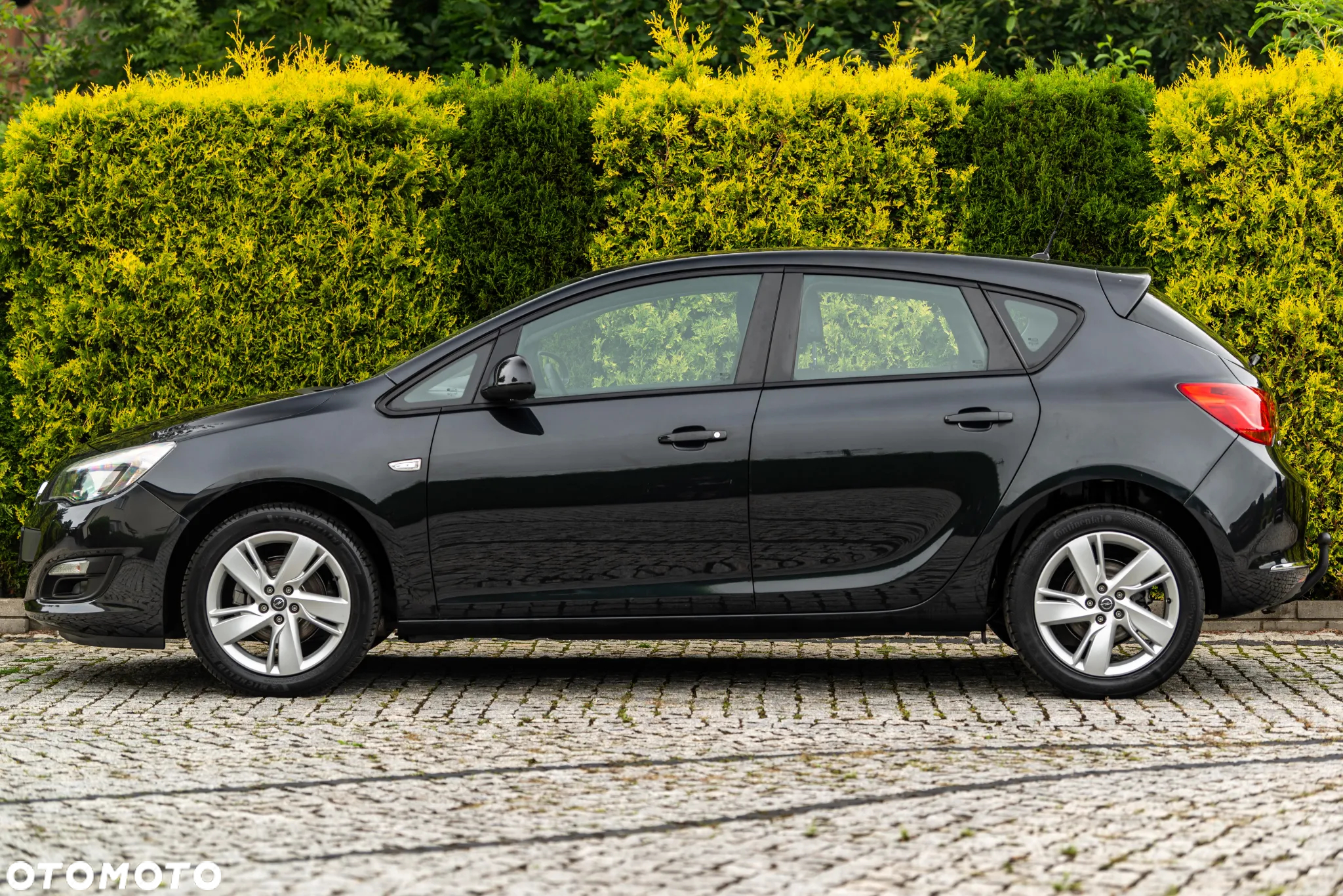 Opel Astra IV GTC 1.4 Active - 15