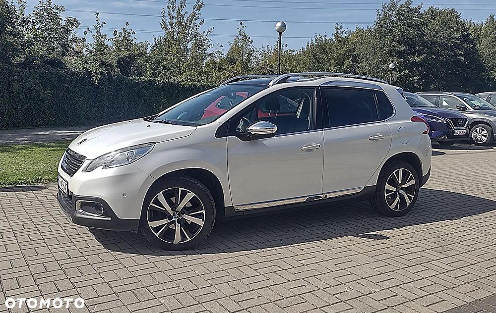 Peugeot 2008 1.2 Pure Tech Allure S&S - 3