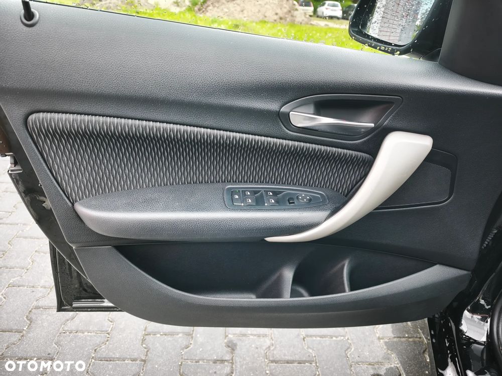 BMW Seria 1 118d Edition Metropolitan - 16