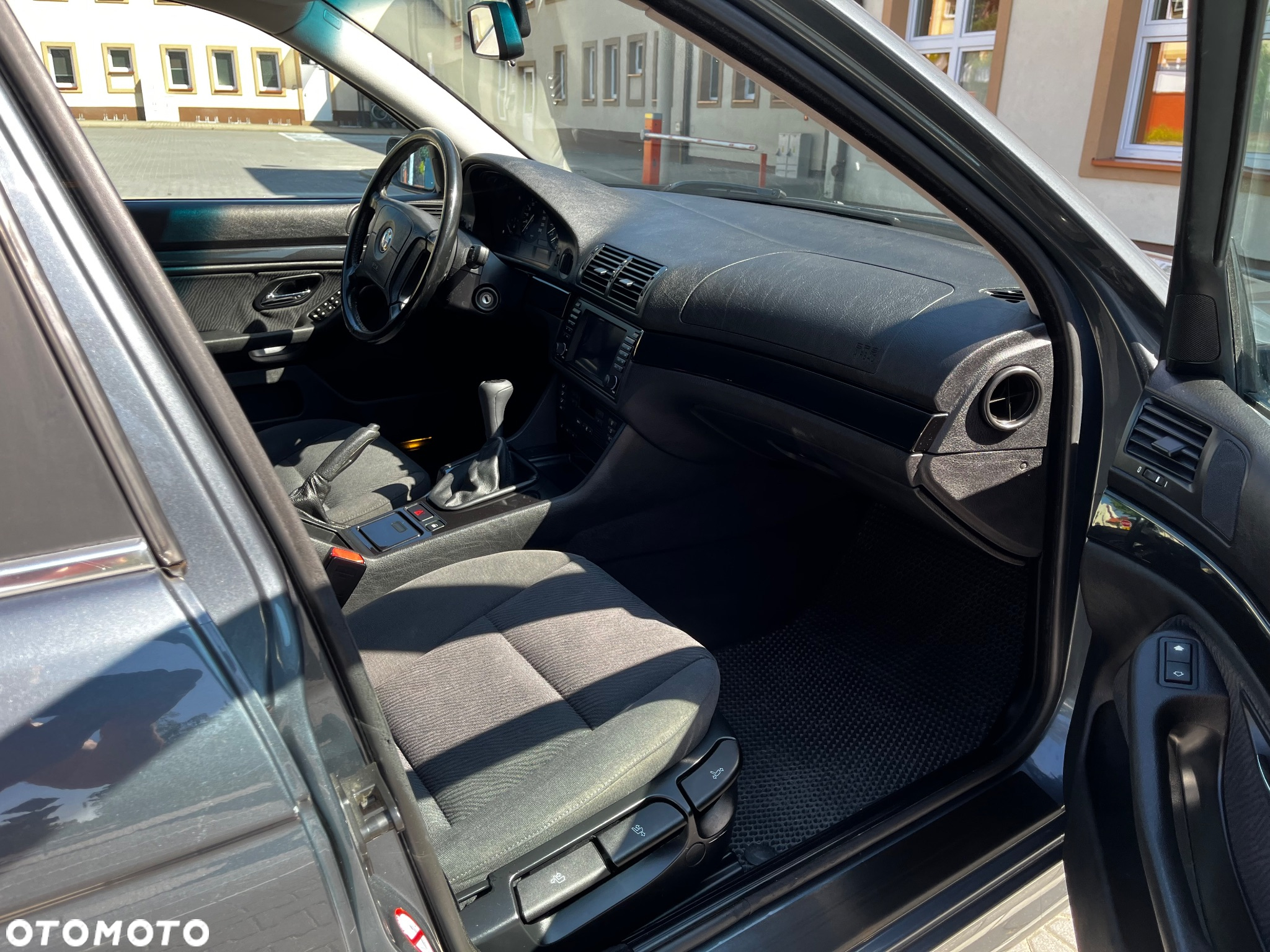 BMW Seria 5 520i - 5