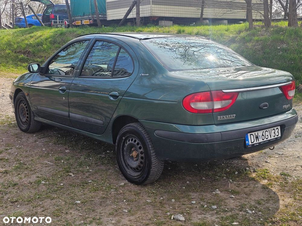 Renault Megane 1.6 - 4