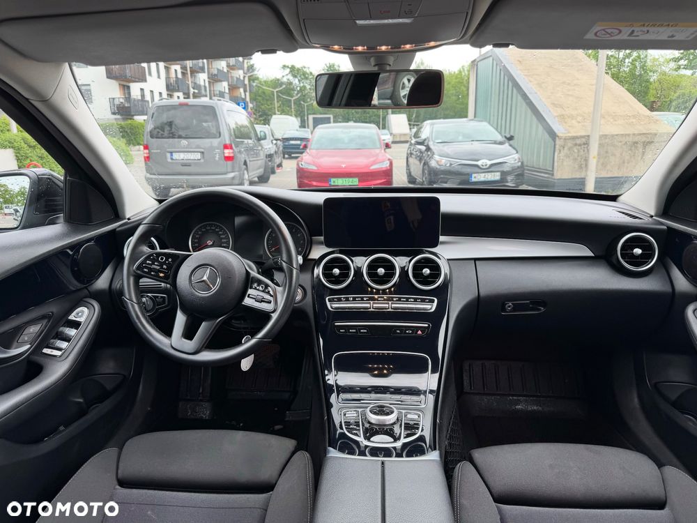 Mercedes-Benz Klasa C 180 9G-TRONIC - 21