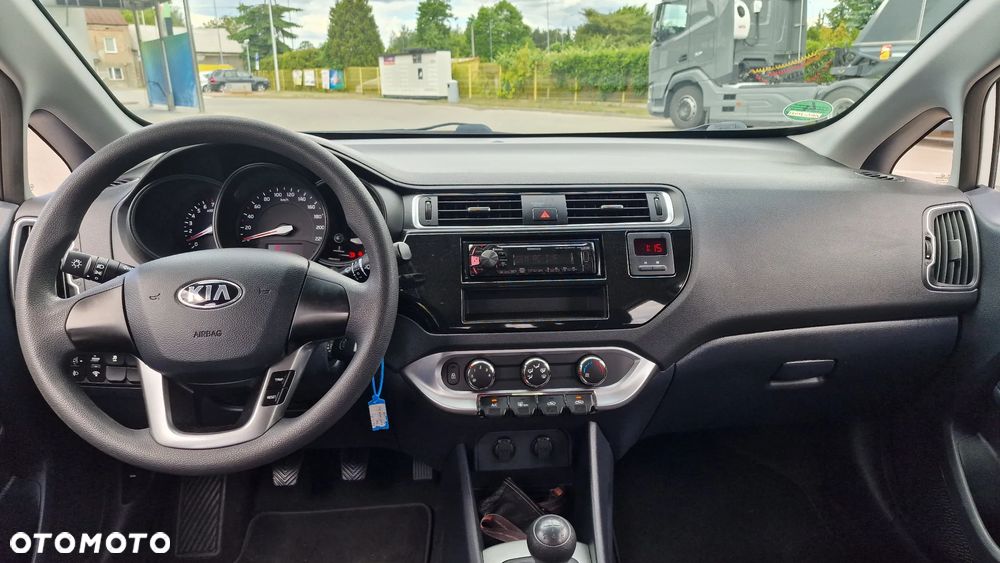 Kia Rio 1.2 Attract - 6