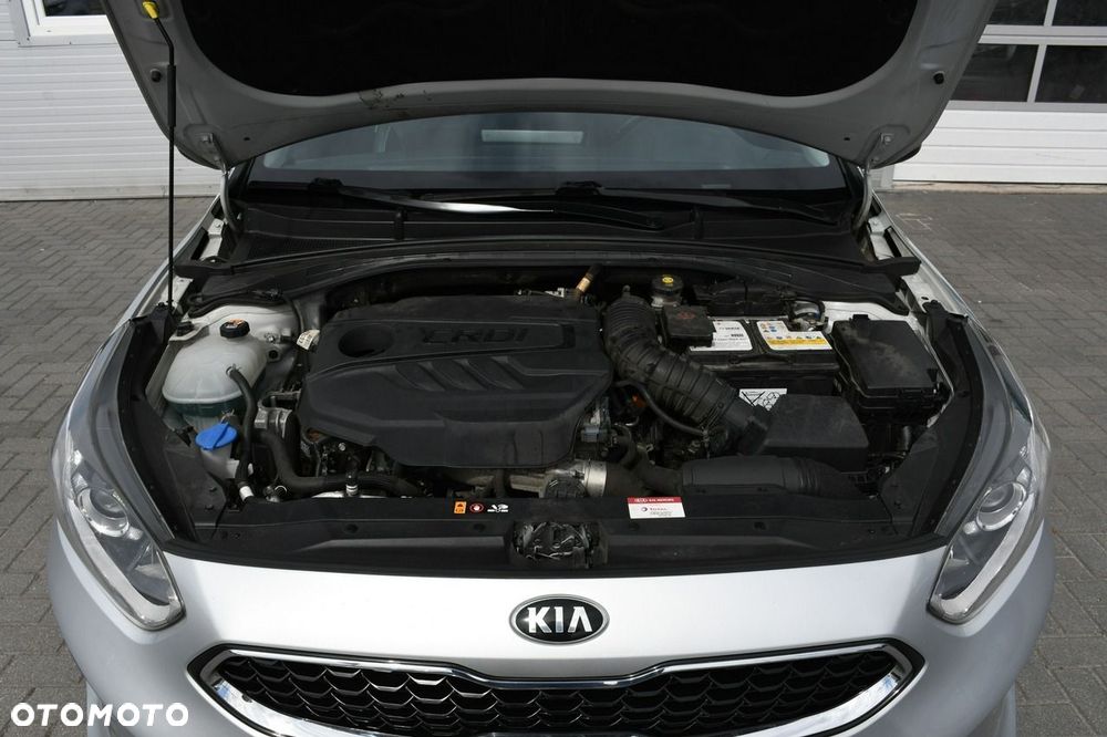 Kia Ceed - 40