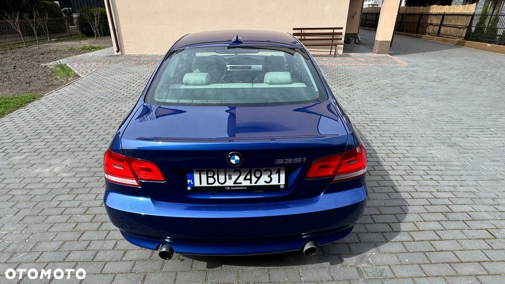 BMW Seria 3 335i Coupe - 4