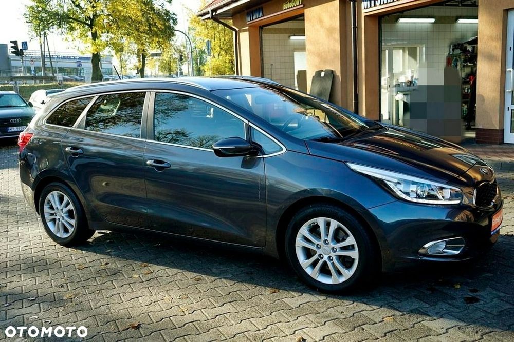 Kia Ceed - 12