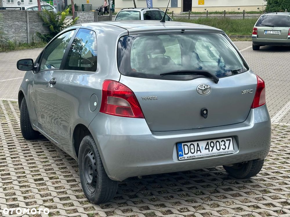 Toyota Yaris 1.0 Luna - 2