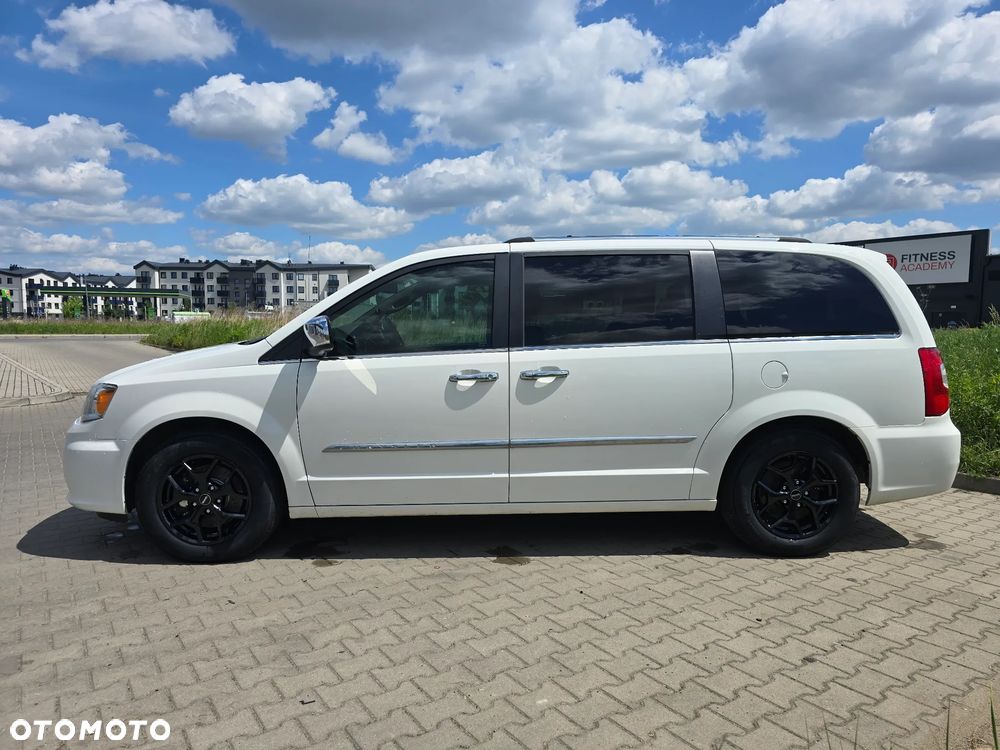 Chrysler Town & Country 3.6 Limited - 4