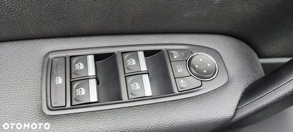 Renault Captur - 36