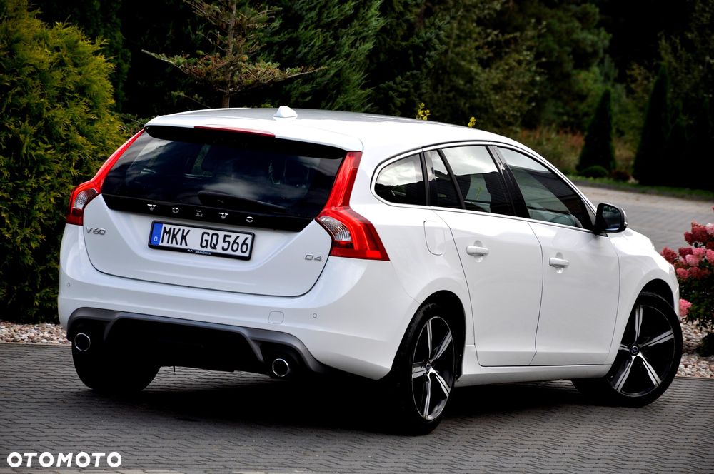 Volvo V60 D4 Drive-E R-Design Momentum - 16