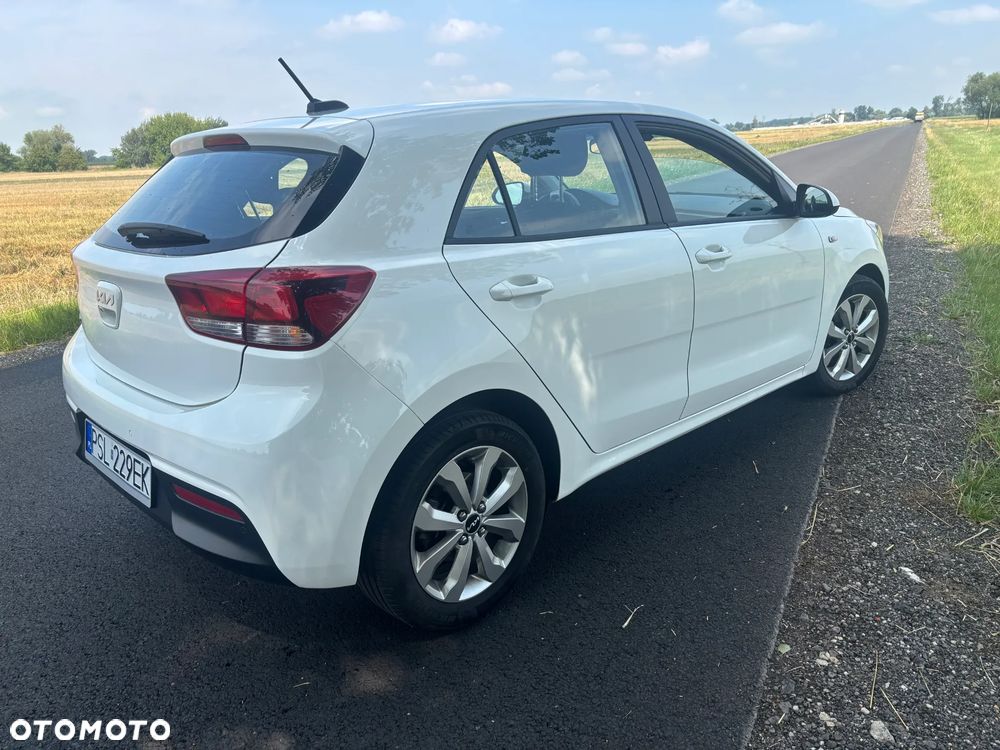 Kia Rio - 5