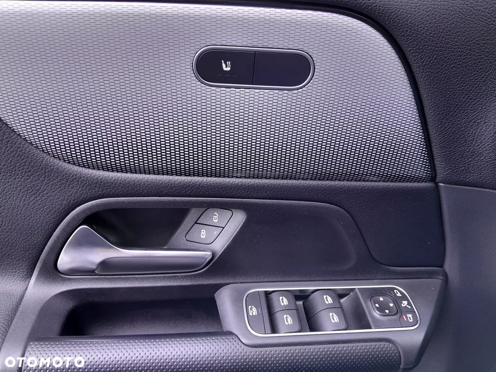 Mercedes-Benz GLB 250 4-Matic Style 8G-DCT - 17