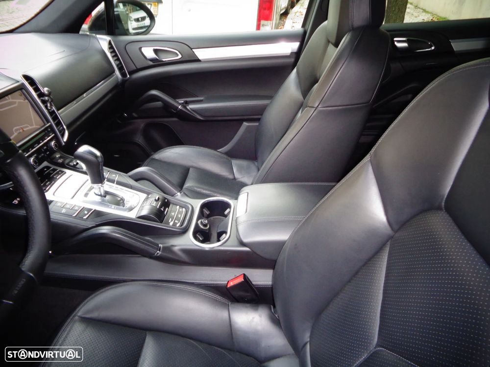 Porsche Cayenne S - 18