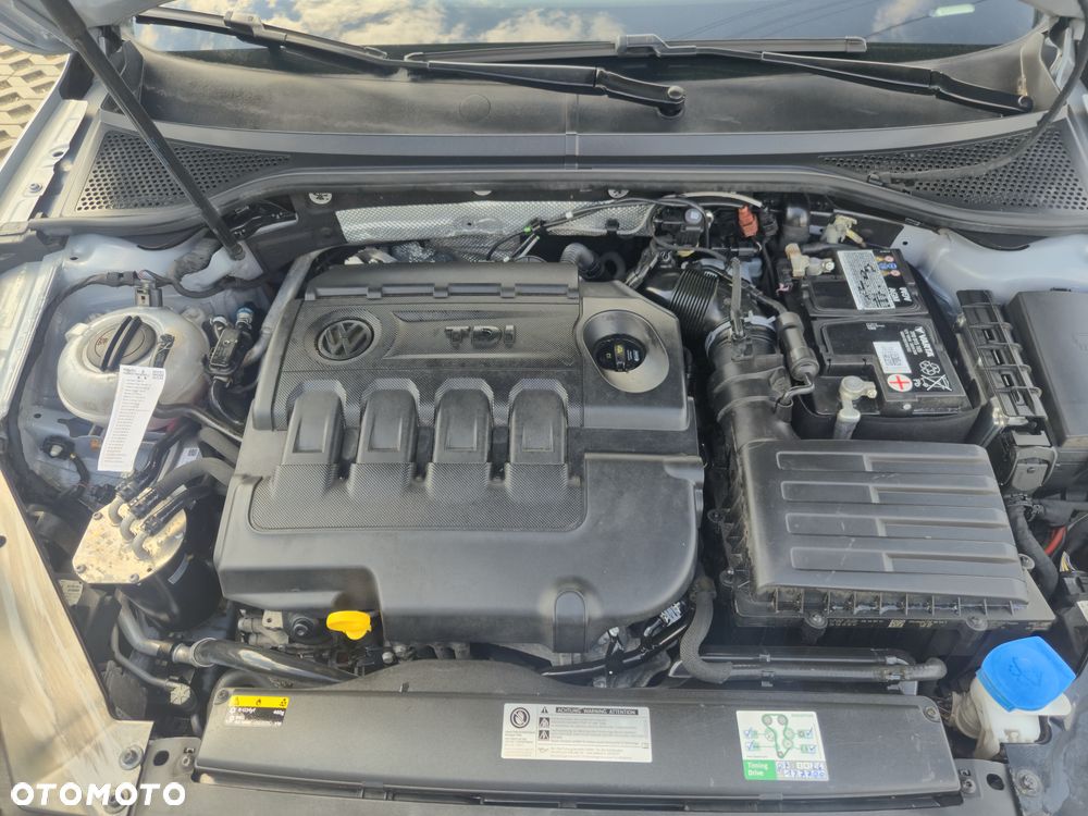 Volkswagen Passat Variant 2.0 TDI (BlueMotion Technology) Highline - 19