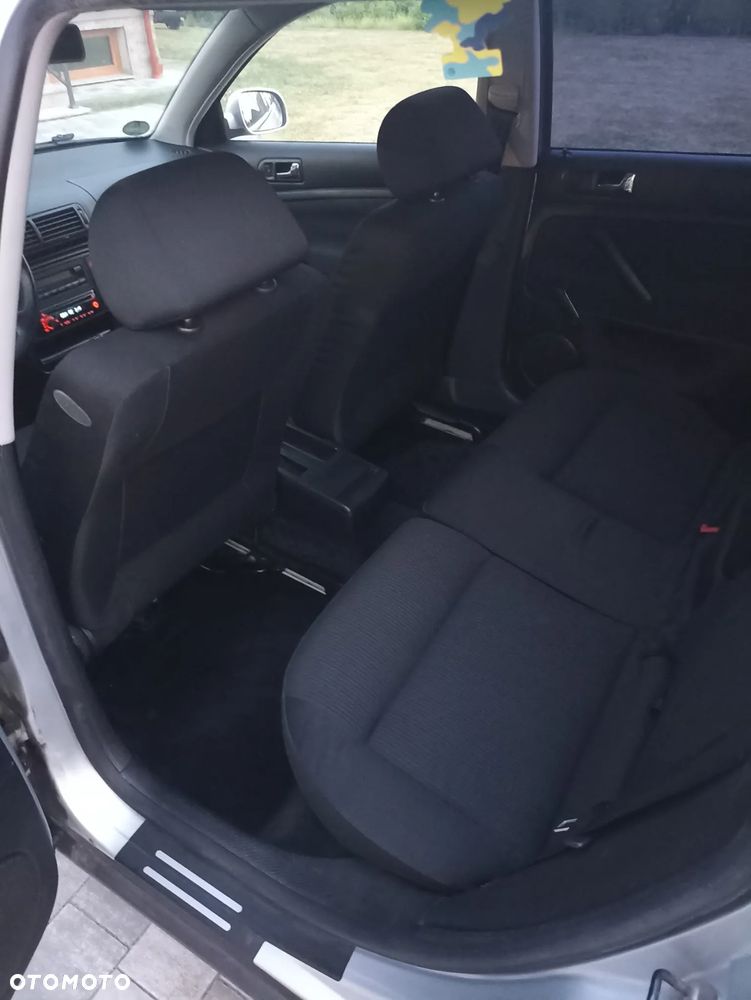 Volkswagen Passat 1.9 TDI Comfortline - 11