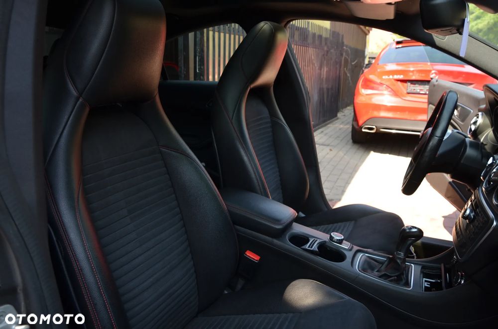 Mercedes-Benz CLA 200 CDI AMG Line - 17