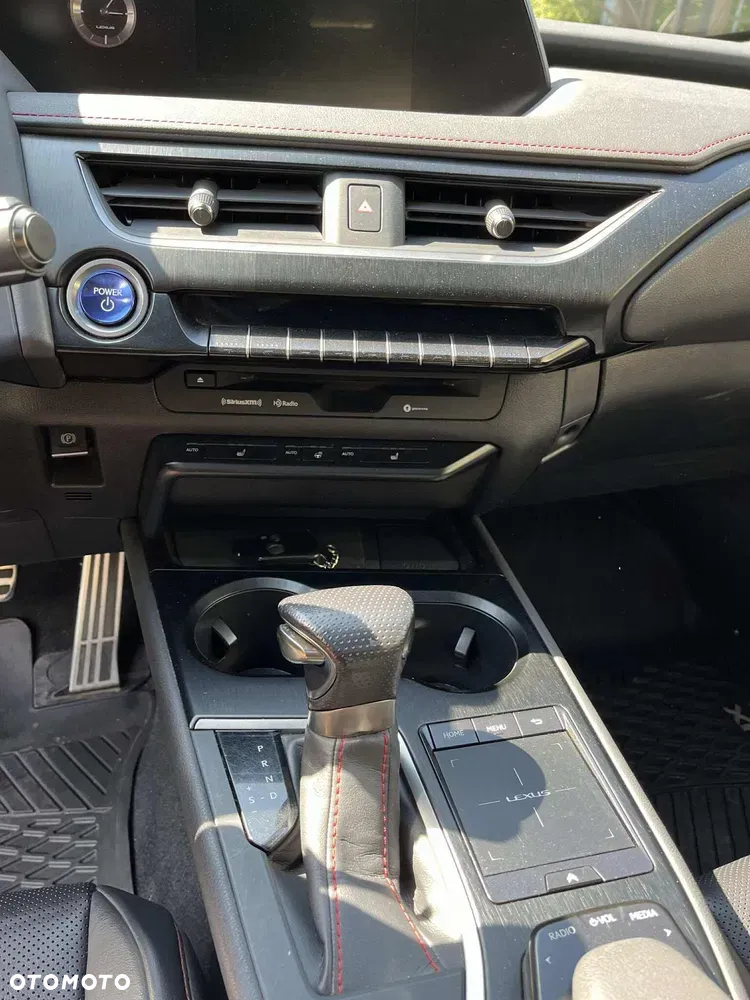 Lexus UX 250h GPF F Sport Edition AWD - 10