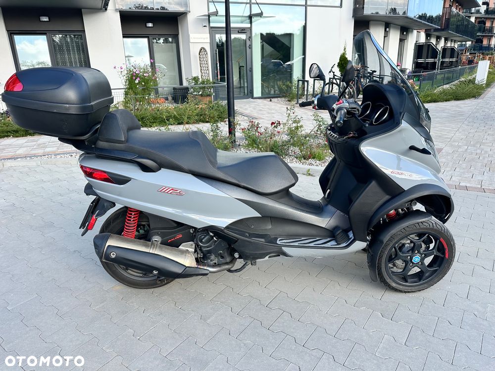 Piaggio MP-3 - 5