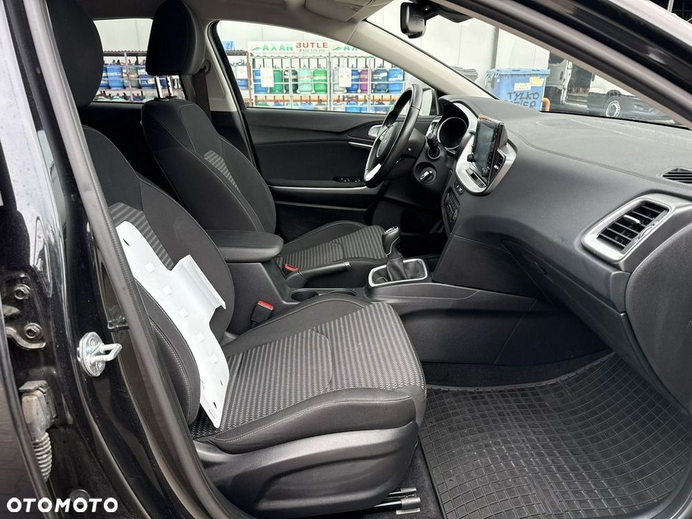 Kia XCeed 1.5 T-GDI M - 20