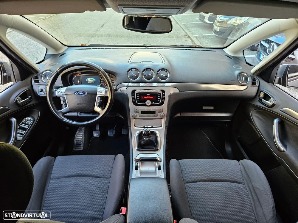 Ford S-Max 1.8 TDCi Titanium 7L - 24