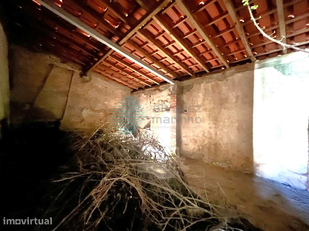 Adega localizada em Sobral do Parelhão, perto do Carvalhal - Grande imagem: 5/9