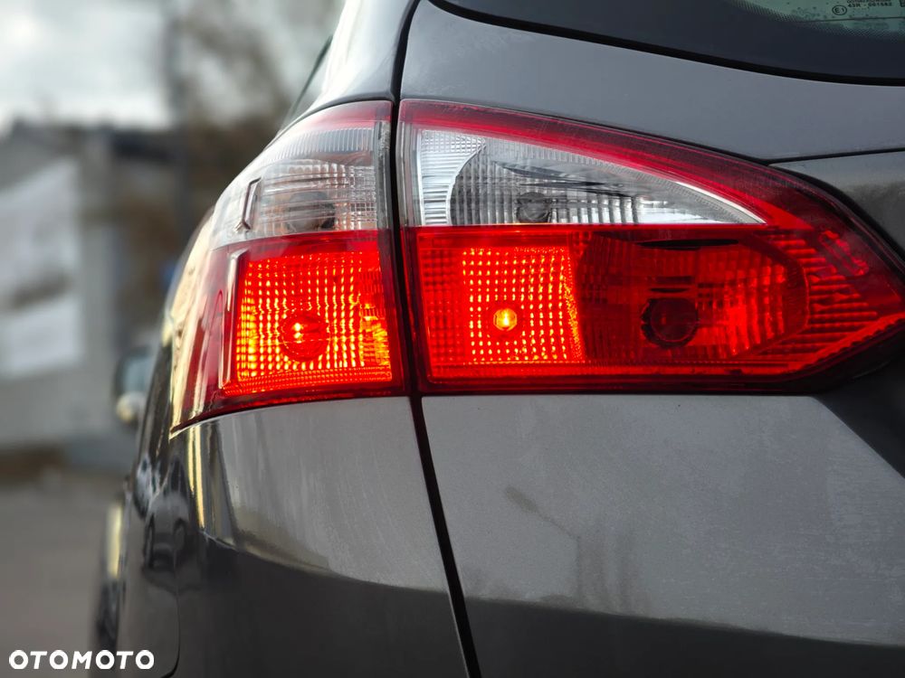 Ford Focus 1.6 TDCi Ambiente - 6