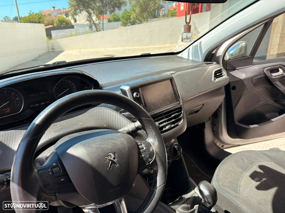 Peugeot 208 1.2 PureTech Style - 7