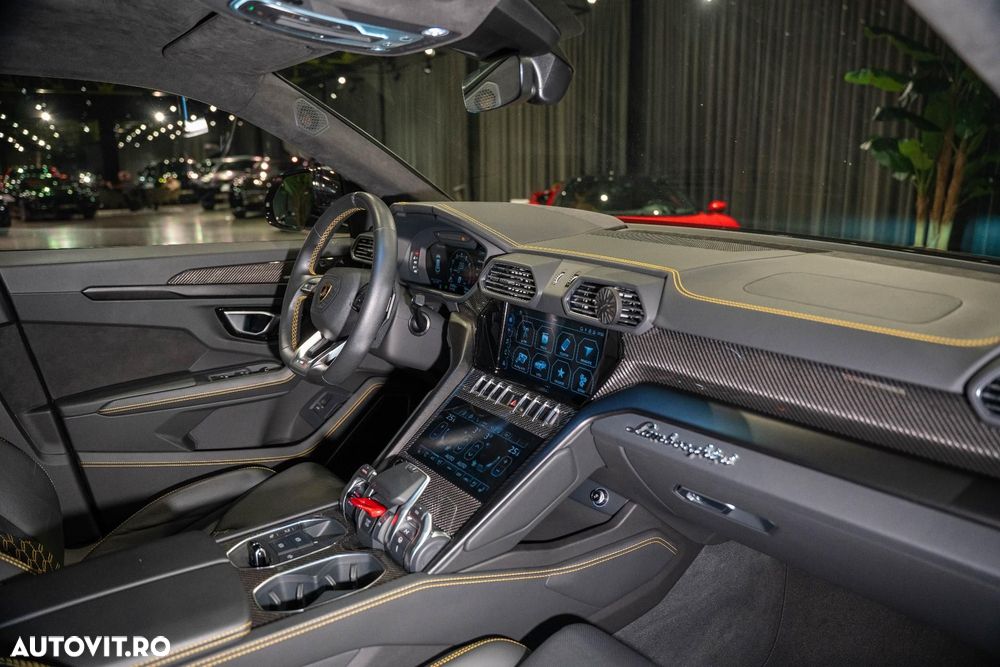 Lamborghini URUS - 27
